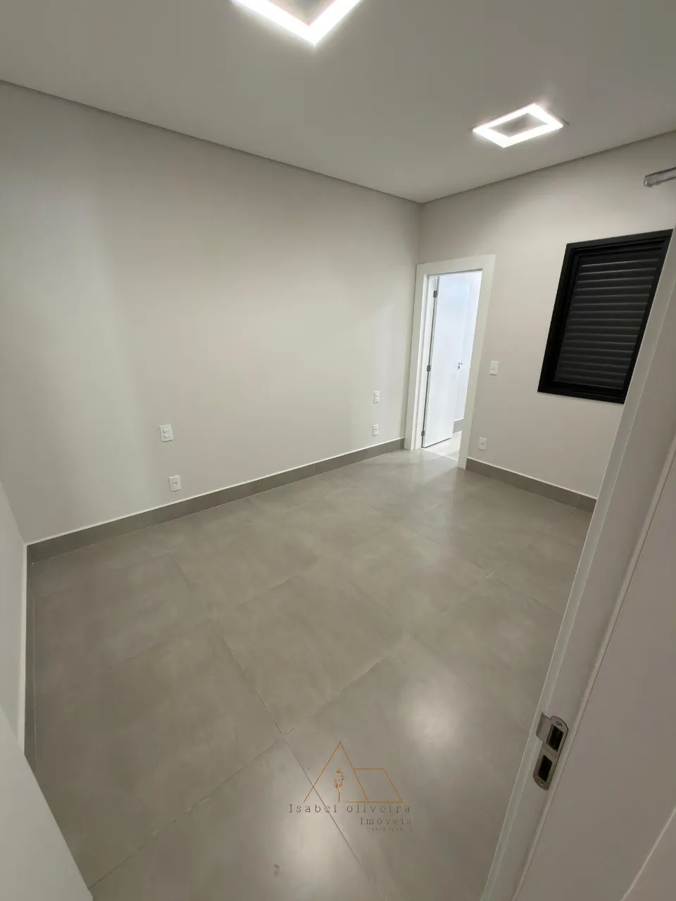 Foto do imóvel: Casa a venda em condomínio Villagio Moutonnee Salto-SP: 3 quartos, 1 suíte, 1 sala, 2 banheiros, 2 vagas de garagem, 104,00 m² de área.