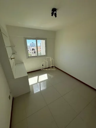 Imagem Apartamento vista mar com três quartos suíte armários planejados a venda em Piatã