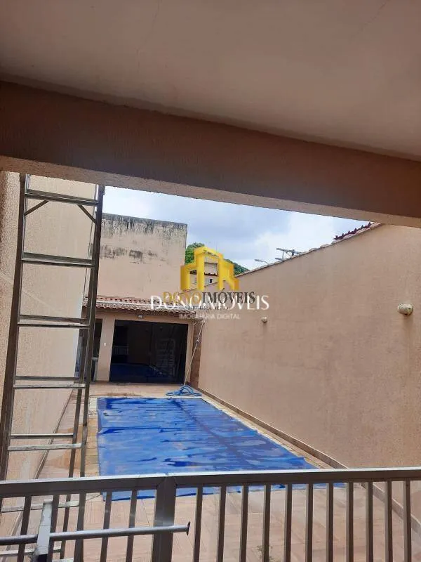 Imagem Casa 220 m² 3 dorms 1 suíte 6 vagas piscina Santa Terezinha SBC