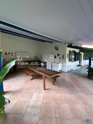 Imagem Área ampla com 3 imóveis - OPORTUNIDADE para pousada (80 mts da Praia)