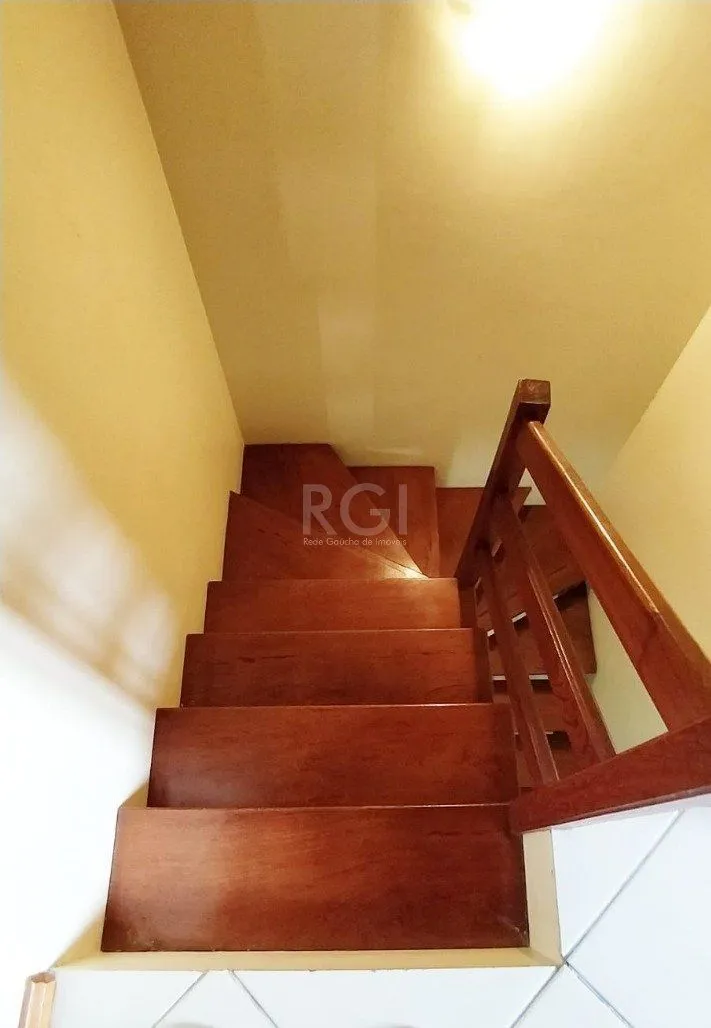 Imagem Sobrado para Venda - 136m², 4 dormitórios, sendo 2 suites, 2 vagas - Aberta dos Morros