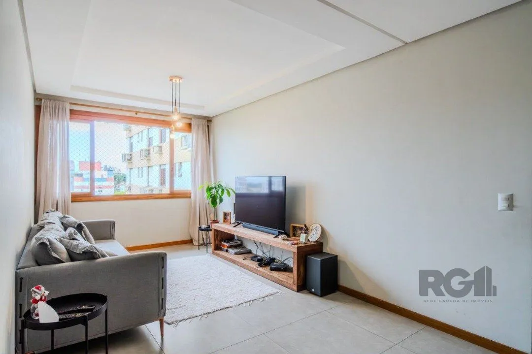 Imagem Ótimo apartamento, reformado , dois dormitórios e uma suíte, vaga escriturada.