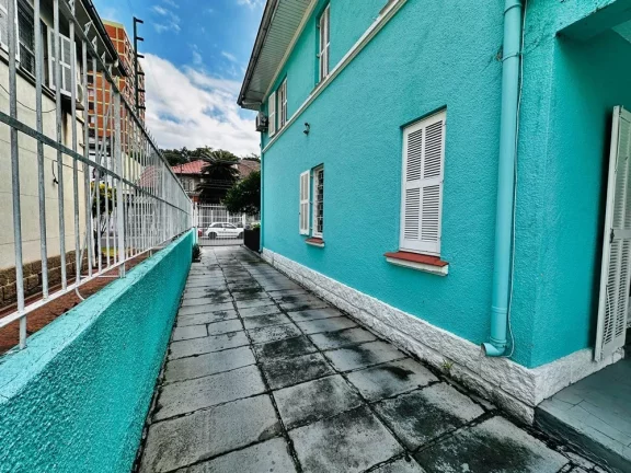 Imagem Casa para venda no bairro Floresta em Porto Alegre