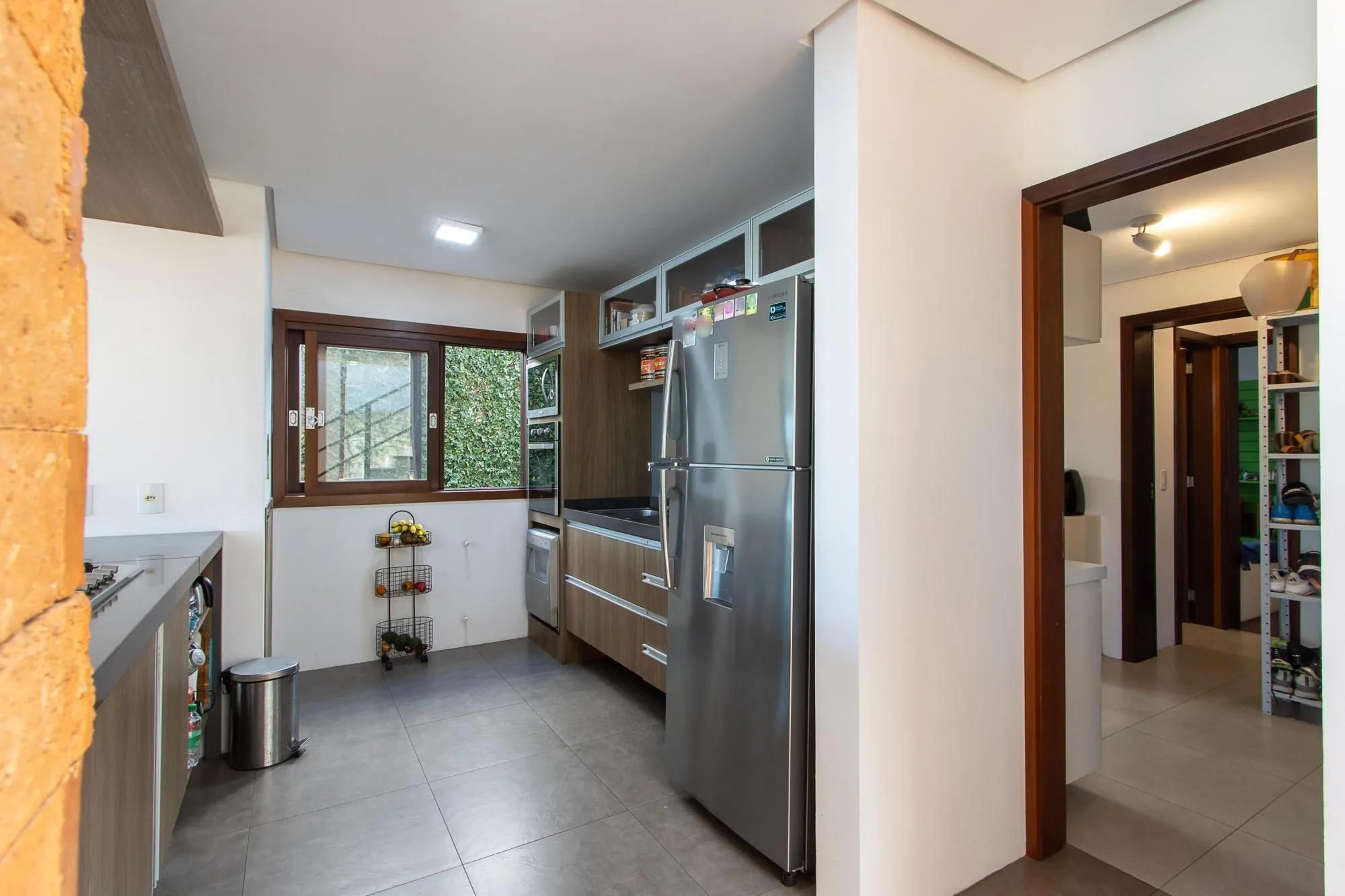 Imagem Casa no Condominio Terra Ville. 3 suites, com fundo para o lago.