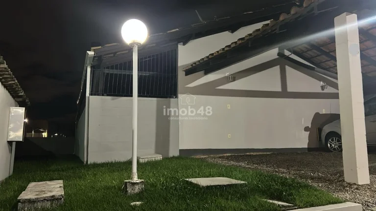 Imagem Casa em Forquilhinhas - 2 Dormitórios, 72m² por R$350.000