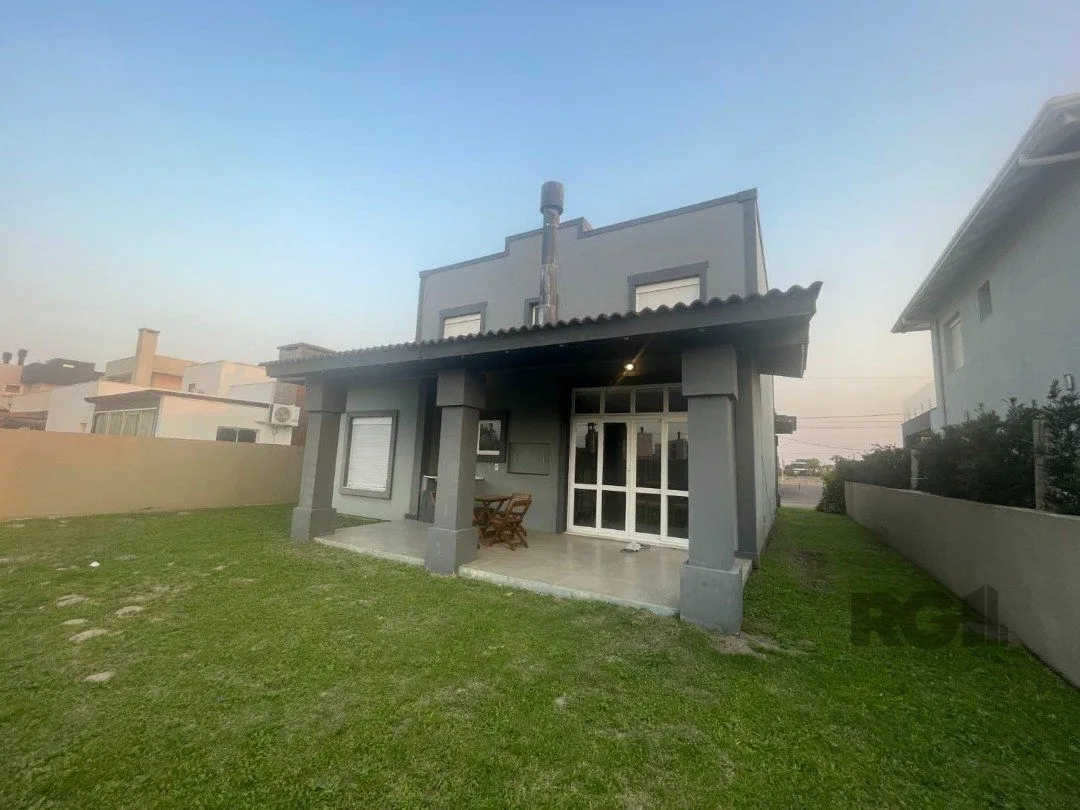 Imagem Casa de Condomínio em Atlântida Sul