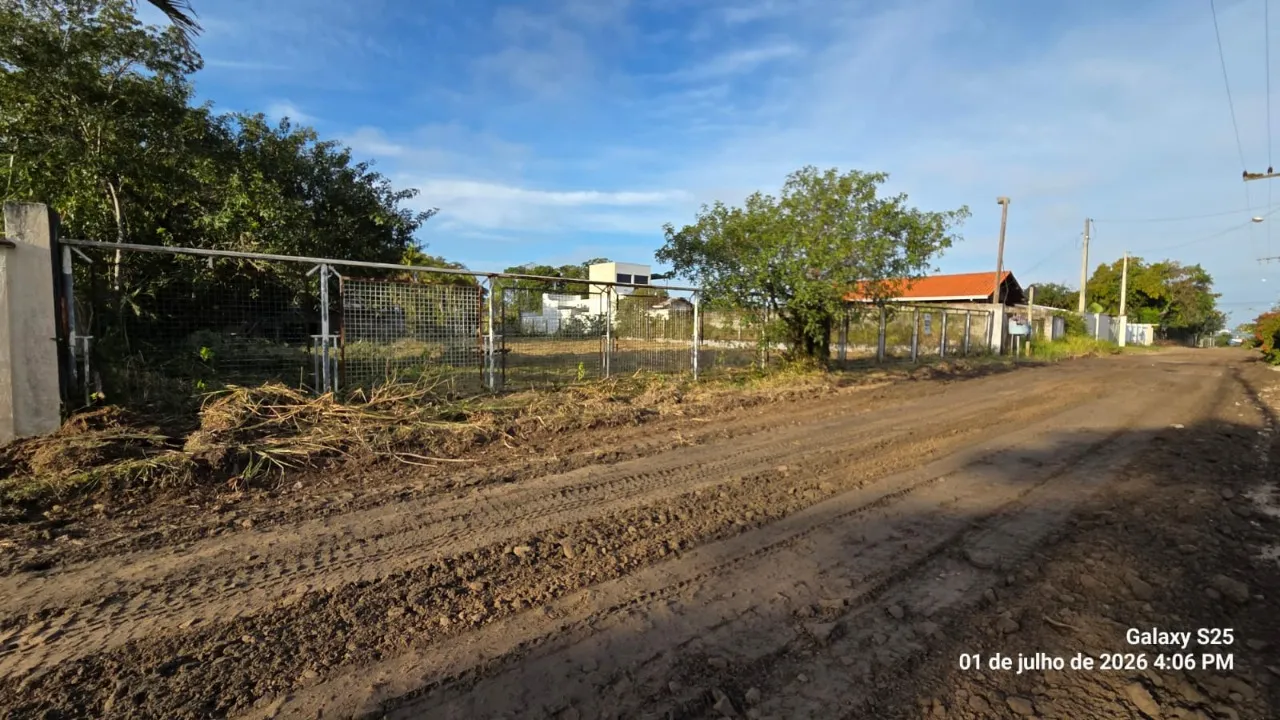Imagem EXCLUSIVO MOVA CORRETORES ASSOCIADOS.
Terreno Murado PrÃ³ximo Ã  Praia no BalneÃ¡rio Farol de ItapoÃ...
