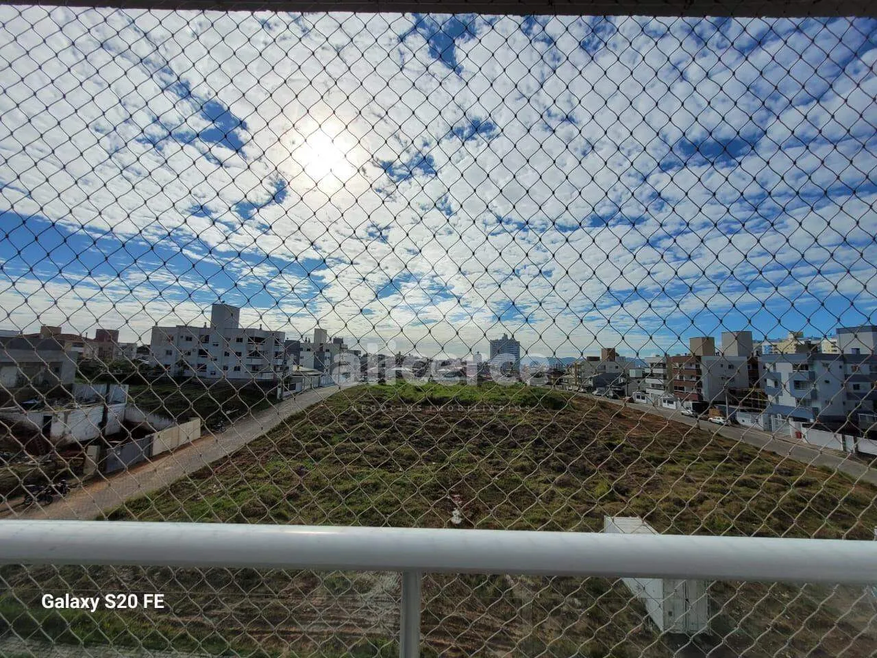 Imagem Apartamento á venda com 02 Dormitórios em Areias - São José -SC.