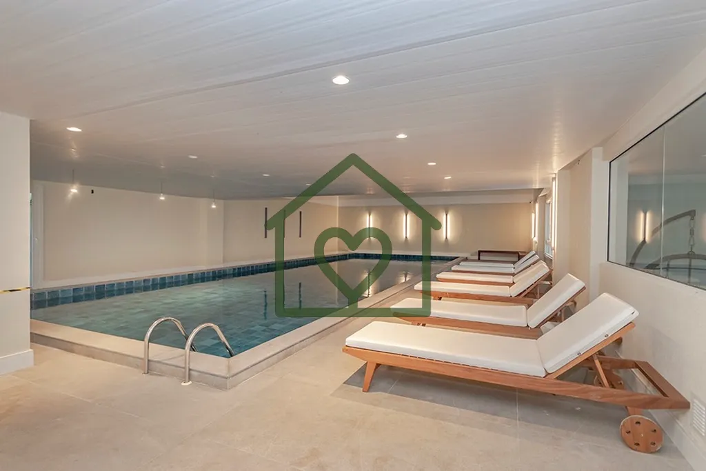Imagem Descubra o verdadeiro significado de luxo e conforto com este magnífico apartamento à venda no bai...