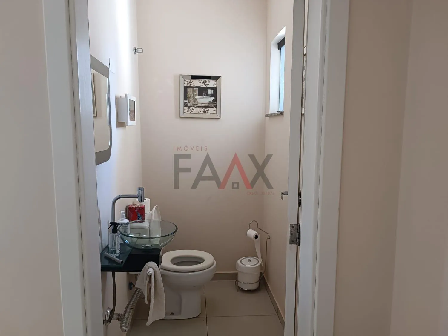 Imagem Linda casa em Bairro Privilegiado da cidade, com amplo terreno, DOS ESTADOS GUARAPUAVA PR