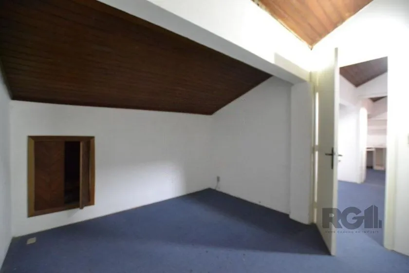 Imagem Casa de 200m² - 4 dormitórios, 4 vagas no bairro Espírito Santo