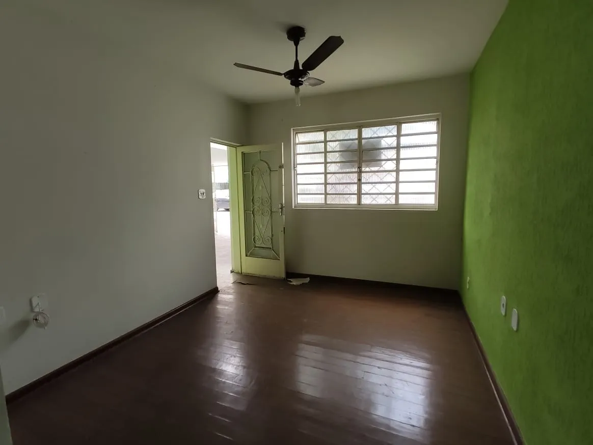 Imagem Casa à venda 2 Quartos, 1 Vaga, 250M², Centro, Taubaté - SP