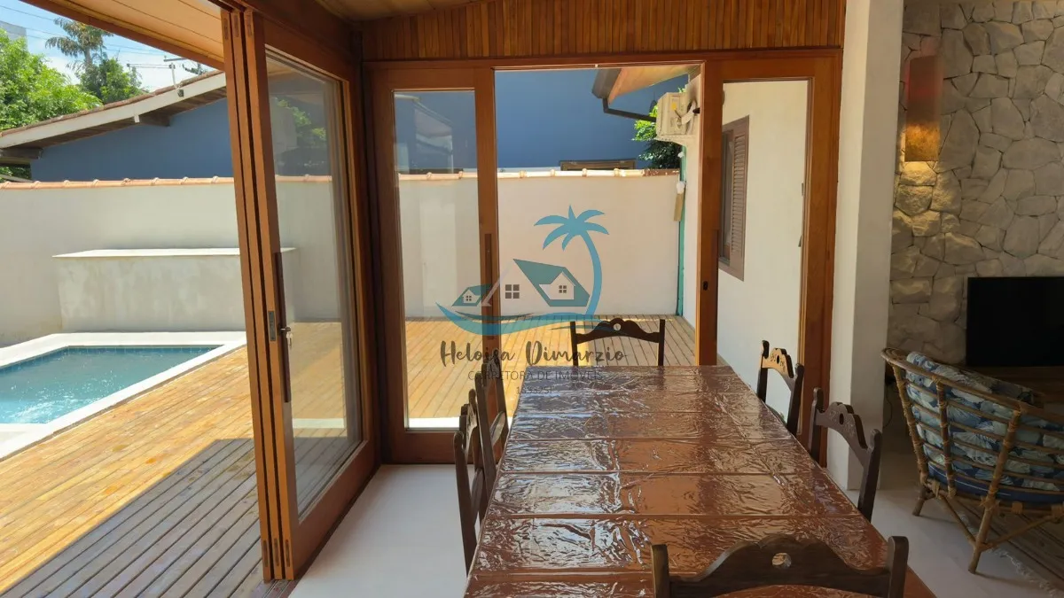 Imagem Casa térrea a venda no melhor bairro de Ubatuba, Barra da Lagoa, próximo à rua Guarani.
