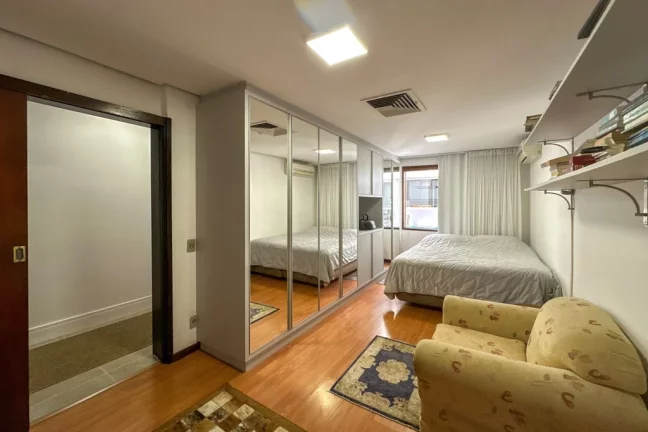 Imagem Casa para venda no bairro Três Figueiras em Porto Alegre