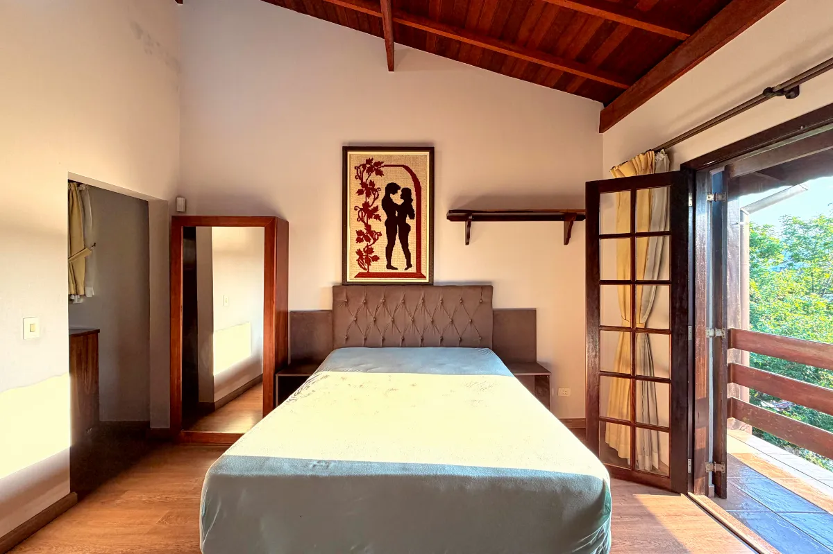 Imagem Casa de vila para venda em Centro com 4 quartos, sendo 2 suítes, 257m2