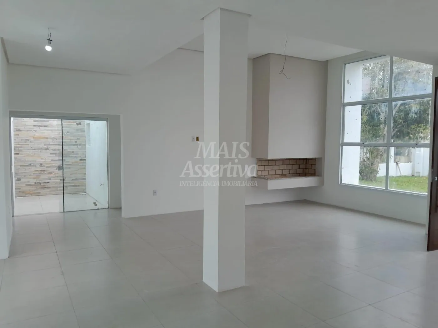 Imagem Excelente casa a venda localizada no centro de Tramandaí/RS - 2 dormitórios
