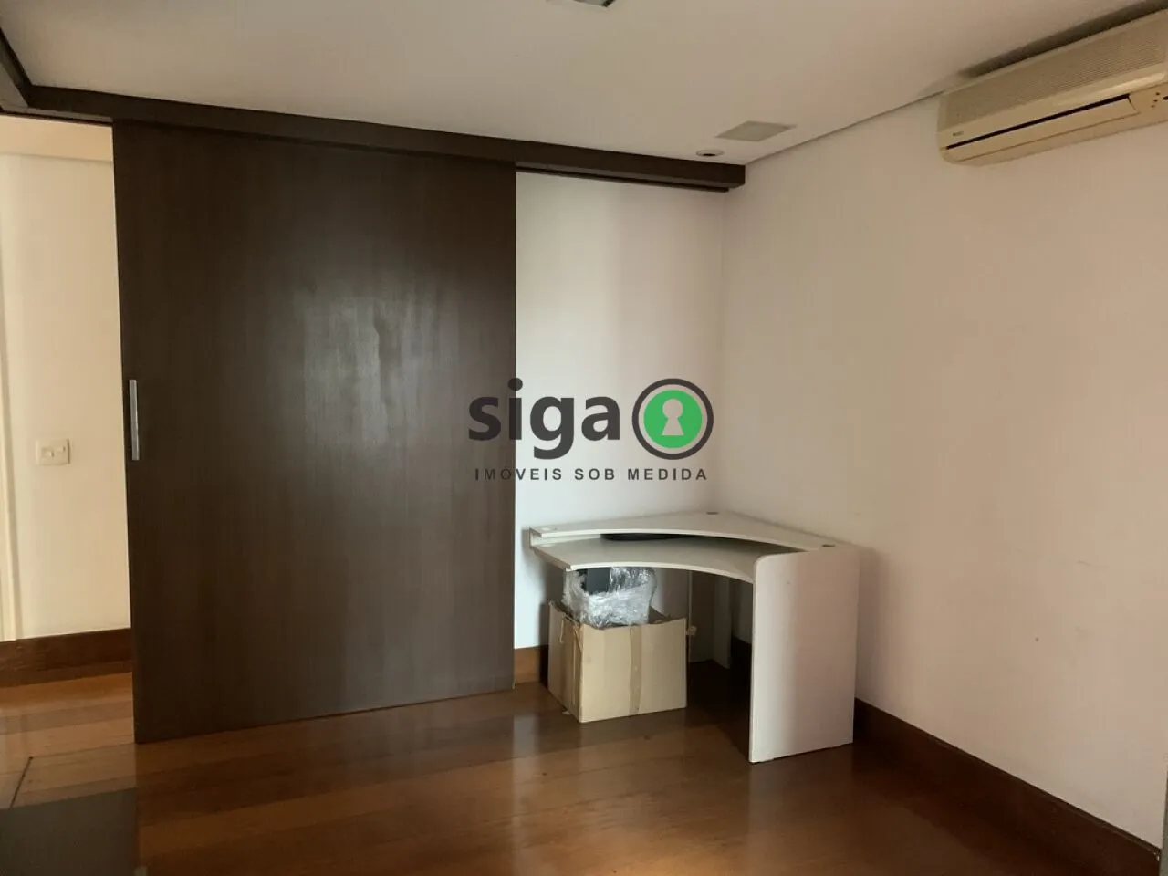 Imagem VENDE na Vila Andrade (Região do Morumbi) Apartamento com 3 quartos suítes e 4 Vagas + Depósito