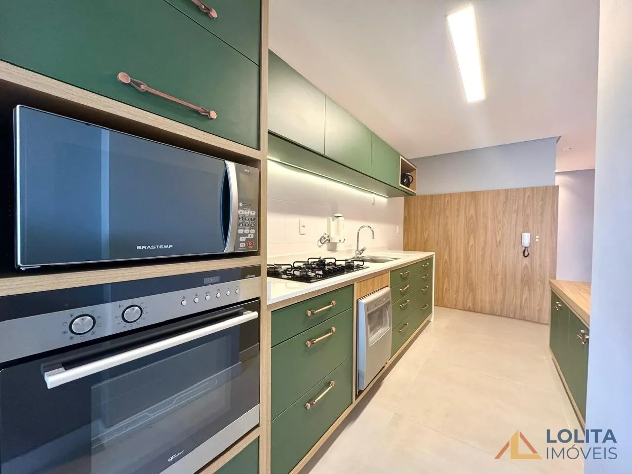 Imagem APARTAMENTO COM 3 QUARTOS SENDO 1 SUÍTE À VENDA NO BAIRRO AGRONÔMICA - FLORIANÓPOLIS/SC