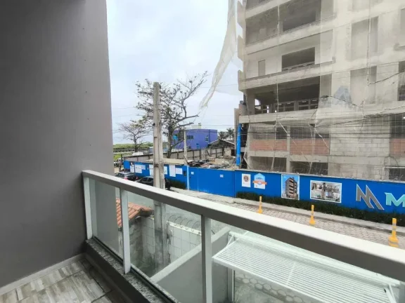 Imagem Sobrado com 3 dormitórios sendo 1 suíte e 2 vagas, a 60m do Mar | Centro, Navegantes/SC