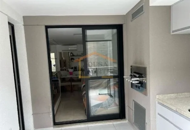 Imagem Apartamento amplo e aconchegante, 2 dormitórios, sendo 1 suíte, com armários planejados, 2 banhei...