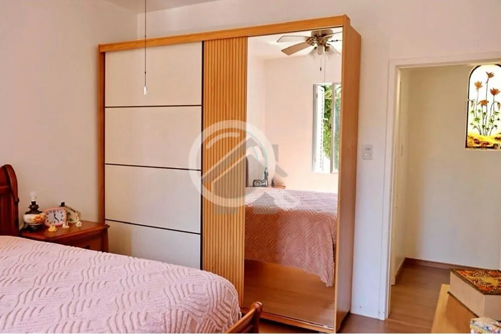 Imagem Amplo apartamento de 90m² de área, lateral, silencioso, possuindo 2 dormitórios, living / sala pa...