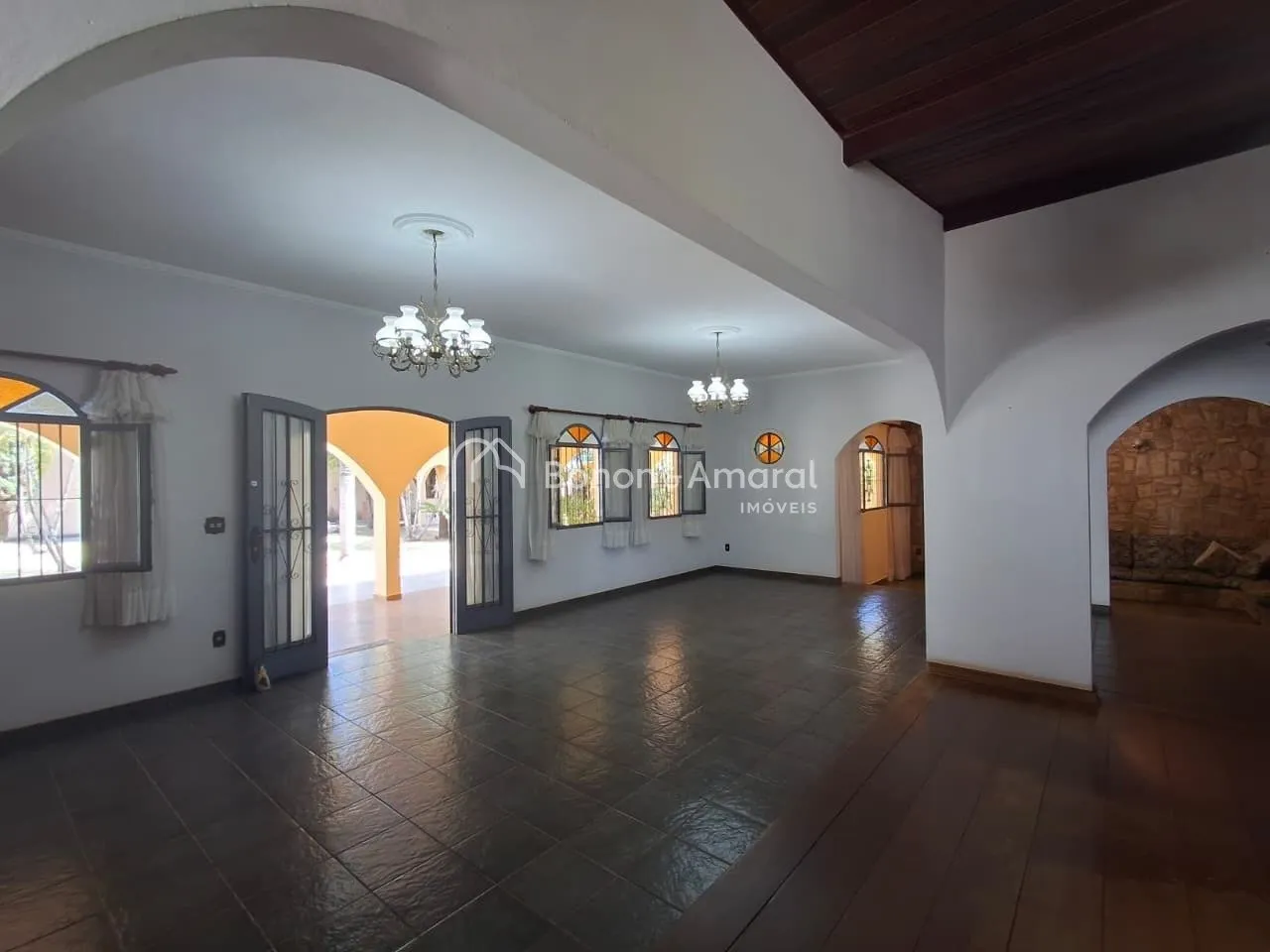 Imagem Linda casa com 5 quartos na Chácara Primavera