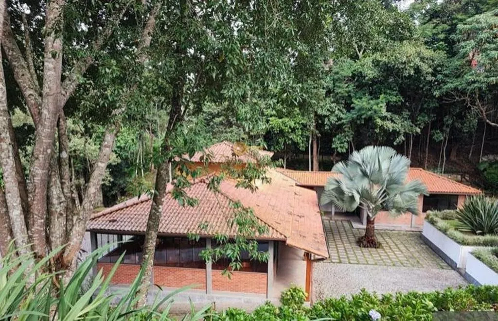Imagem Casa em Condomínio para Venda em Teresópolis / RJ no bairro Albuquerque