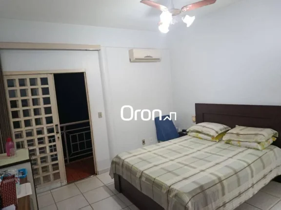 Imagem Sobrado à venda, 500 m² por R$ 1.750.000,00 - Condomínio Parque dos Cisnes - Goiânia/GO