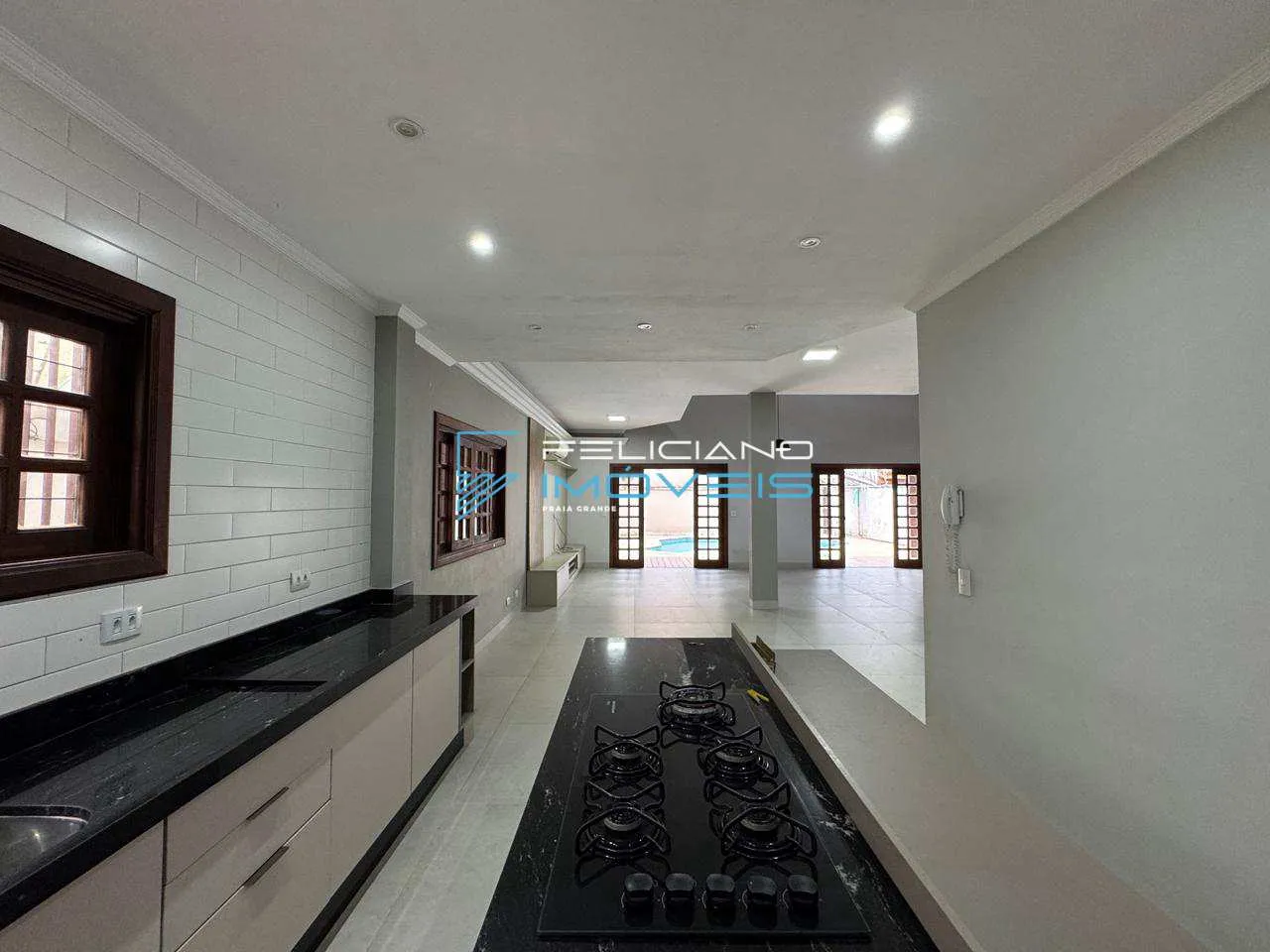 Imagem Sobrado com 4 quartos, Canto do Forte, Praia Grande - R$ 2.85 mi, Cod: 7237