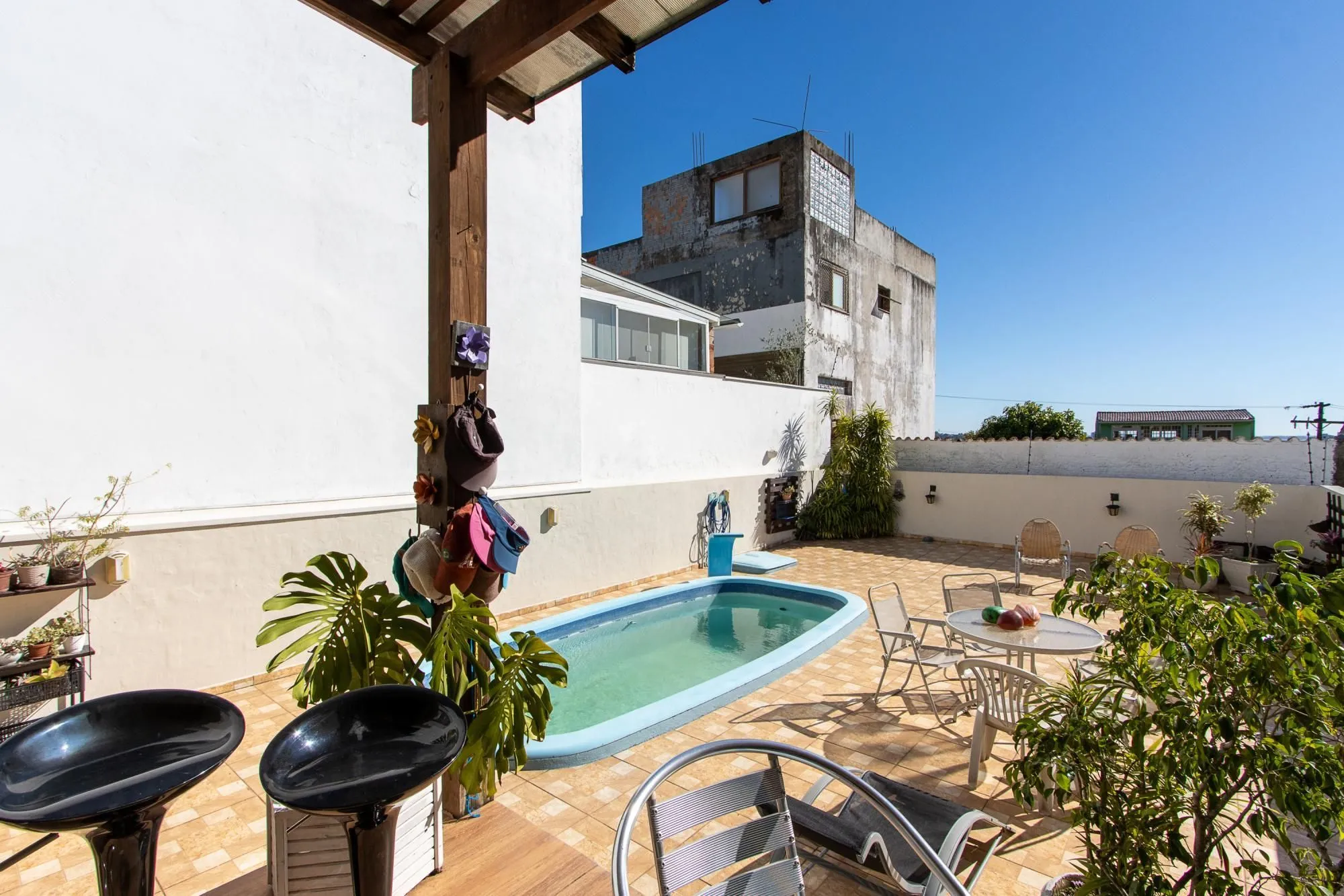 Imagem Casa com 3 dormitórios, suíte com closet e piscina no Condomínio Cinque Terre