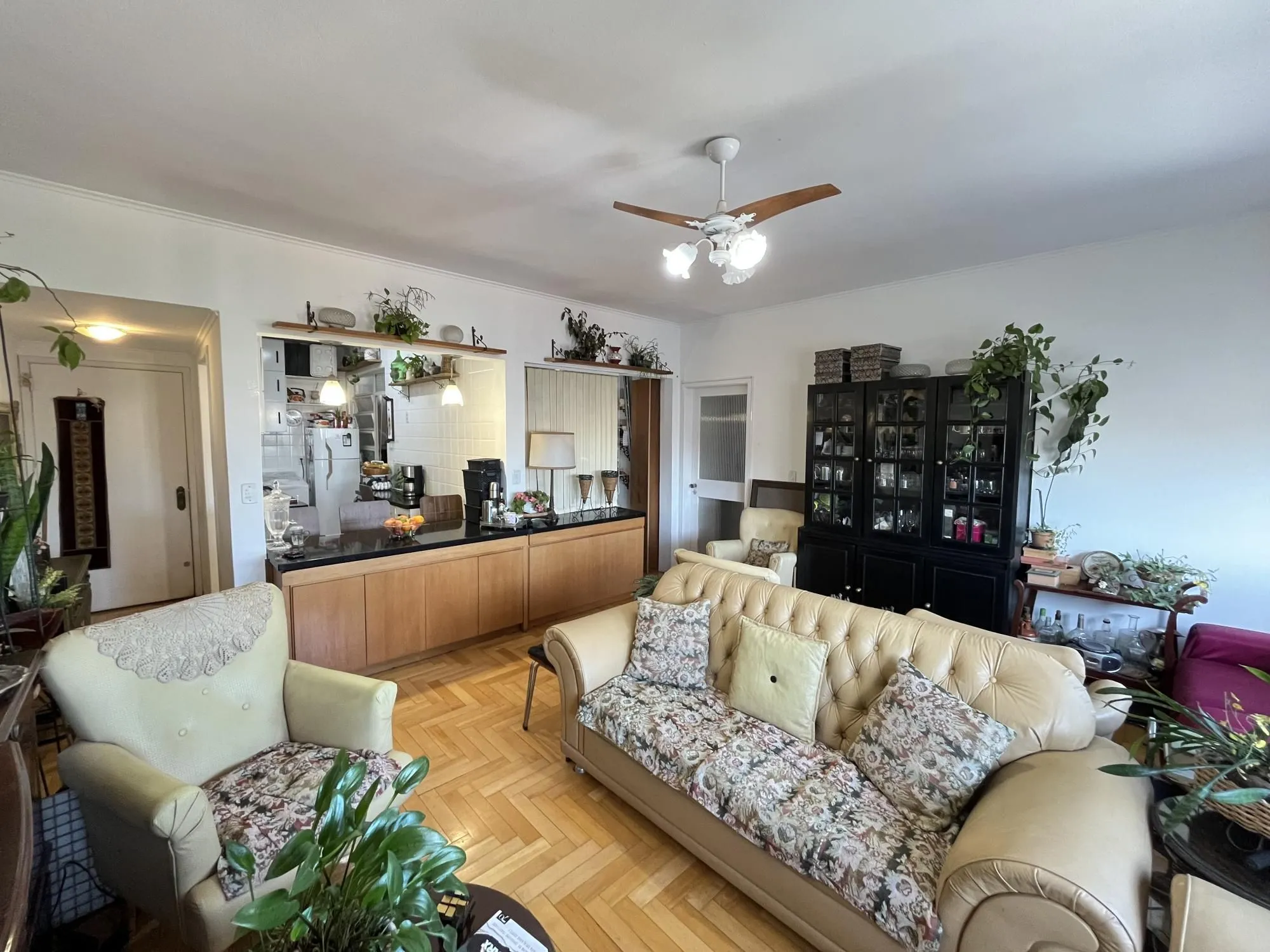 Imagem Apartamento de 3 quartos, suíte e 1 vaga de garagem no bairro Bom Fim em POA/RS