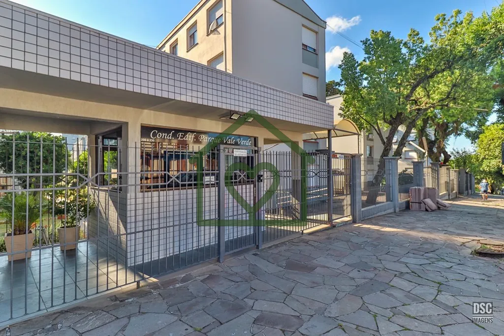 Imagem No bairro Jardim Itu Sabará, na Rua Franklin n° 260, localizado no 3º andar, este apartamento com...