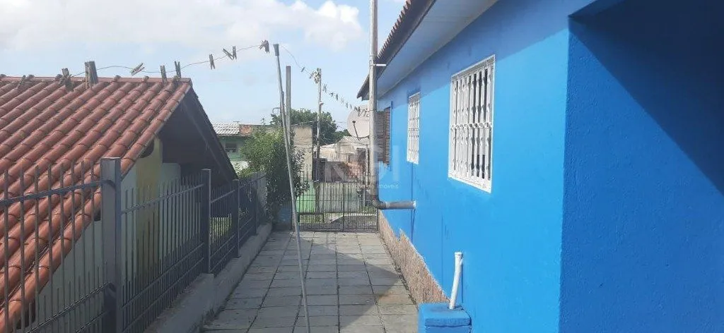 Imagem Casa para Venda - 68m², 2 dormitórios, 1 vaga - Belém Novo