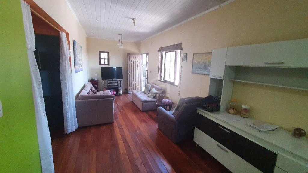 Imagem Casa para Venda - 290m², 4 dormitórios, sendo 2 suites, 2 vagas - Cascata