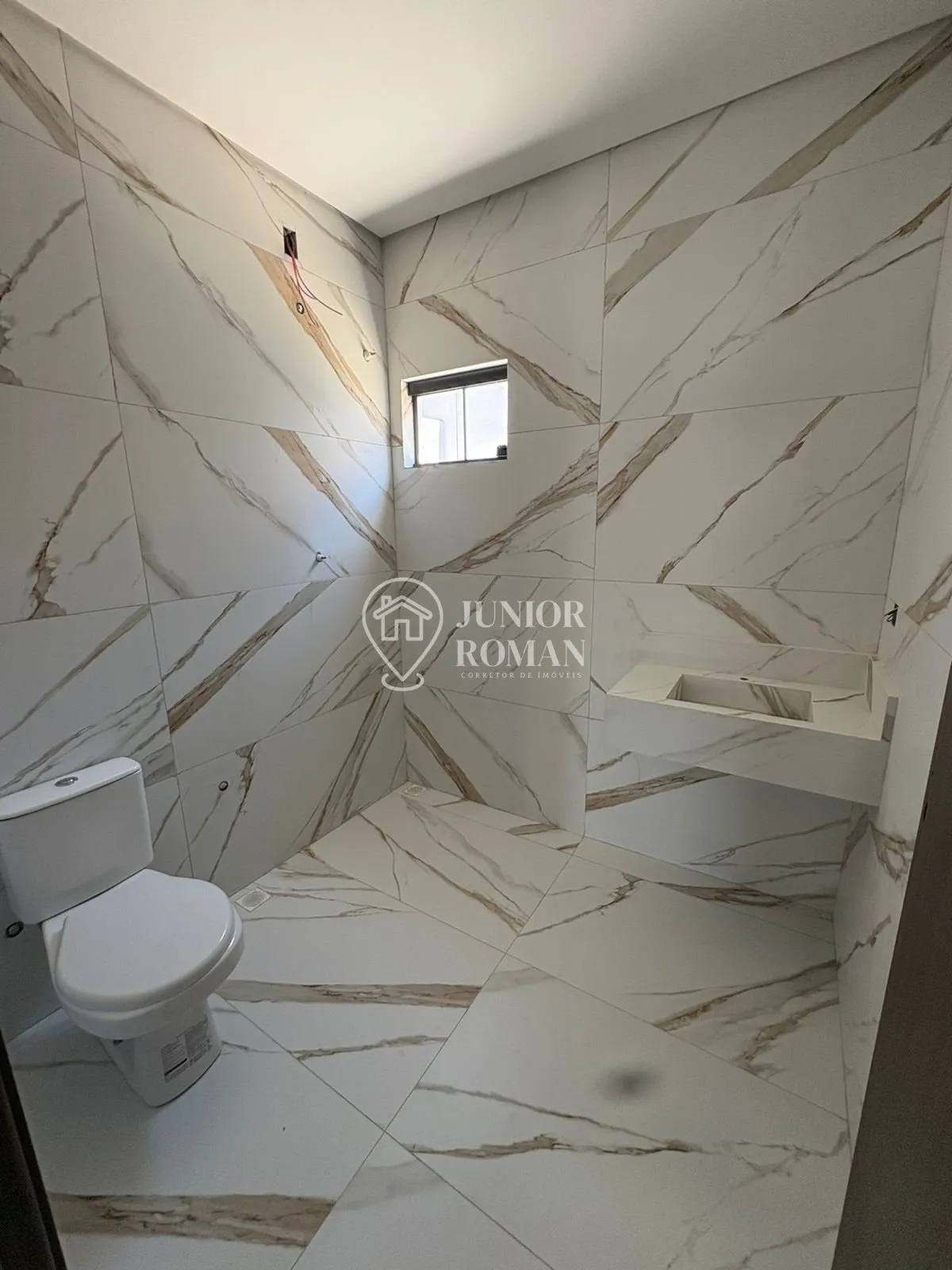 Imagem VENDO CASA 3 QUARTOS SENDO 1 SUITE COM CLOSET - VILA RICA BARREIRAS/BA