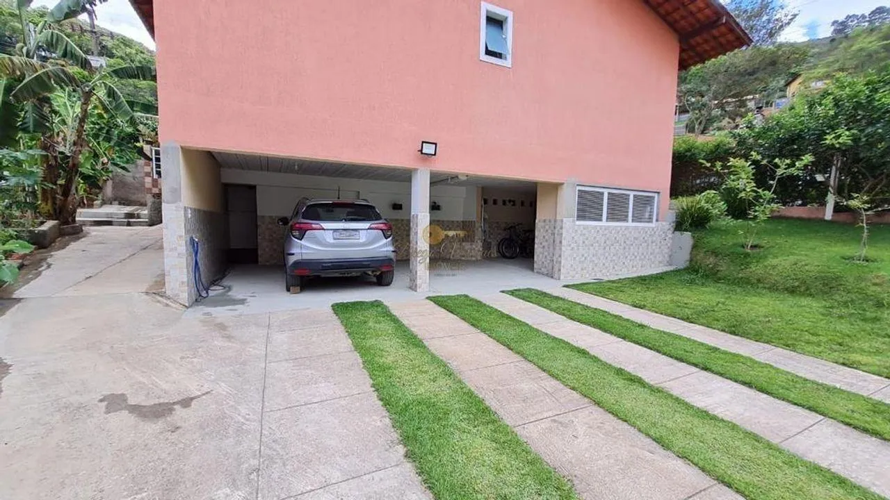 Imagem Casa em Condomínio para Venda em Teresópolis / RJ no bairro Vale Alpino