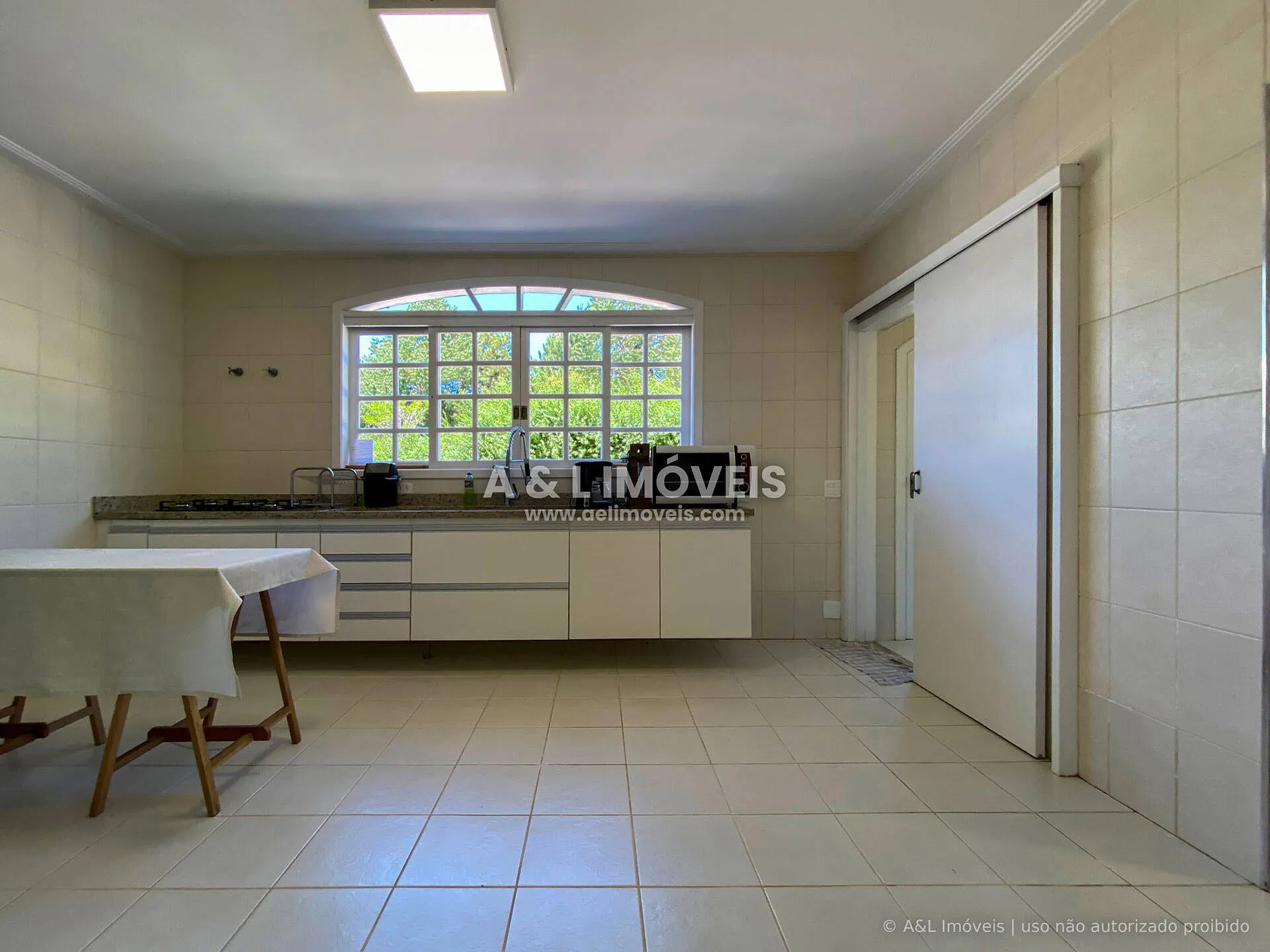 Imagem Casa no Condomínio Iporanga em Campos do Jordão, 5 dormitórios