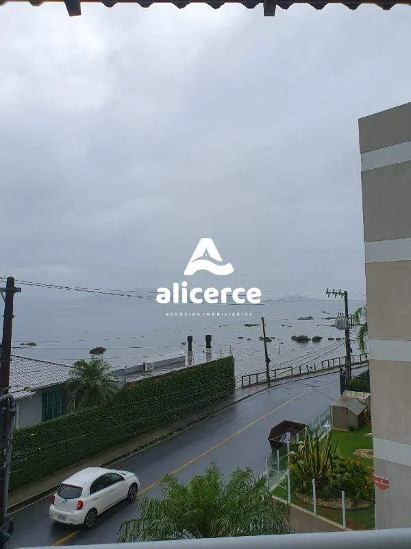 Imagem Casa à venda l 6 Dormitórios, 2 suítes l 370m² l Ponta de Baixo - São José/SC