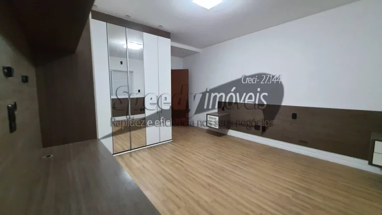 Imagem Casa em Santos á venda com 3 dormitórios.