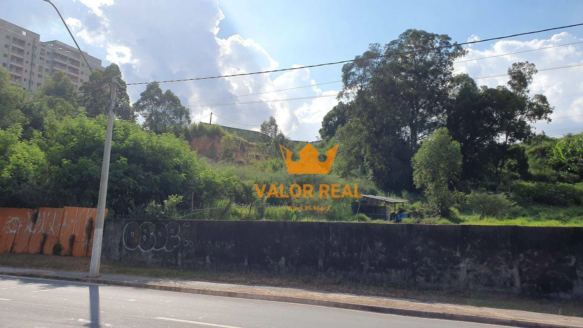 Imagem Oportunidade Única de Investimento em Jundiaí! Área Comercial com 3.047 m2 de frente para Av Samuel Martins.