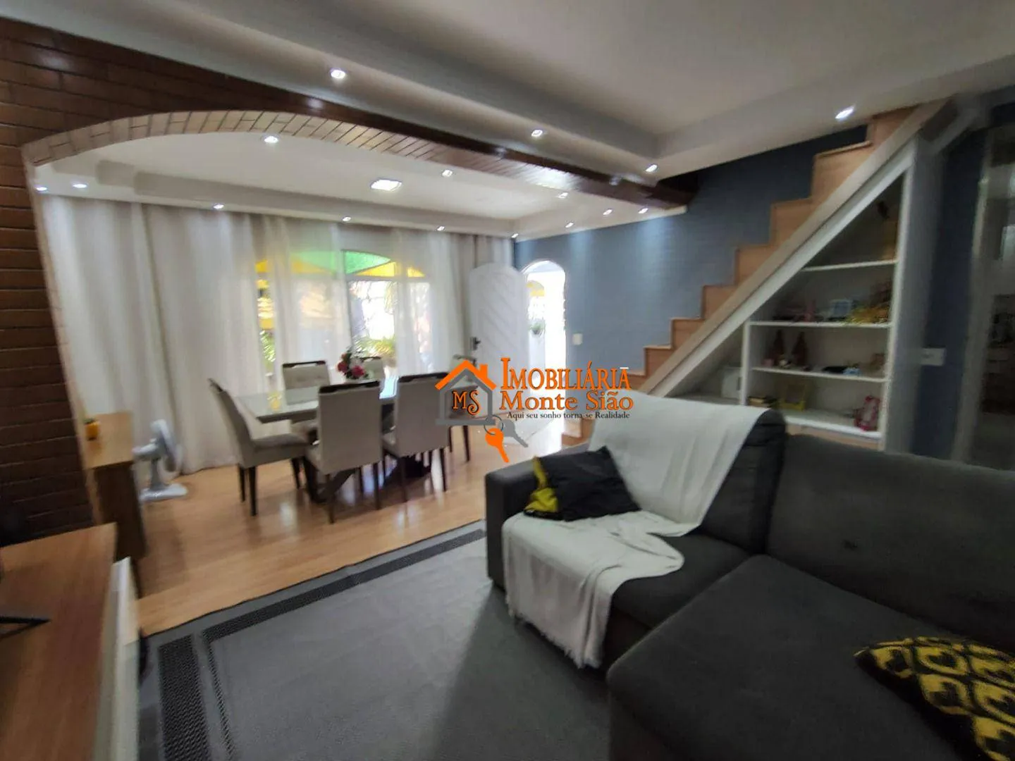 Imagem Sobrado com 3 dormitórios à venda, 167 m² por R$ 849.000,00 - Jardim Adriana - Guarulhos/SP