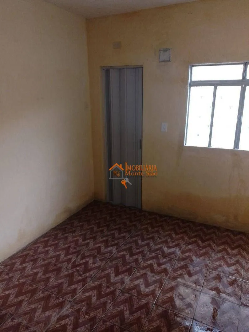 Imagem Sobrado com 4 dormitórios à venda, 200 m² por R$ 426.000,00 - Cidade Soberana - Guarulhos/SP