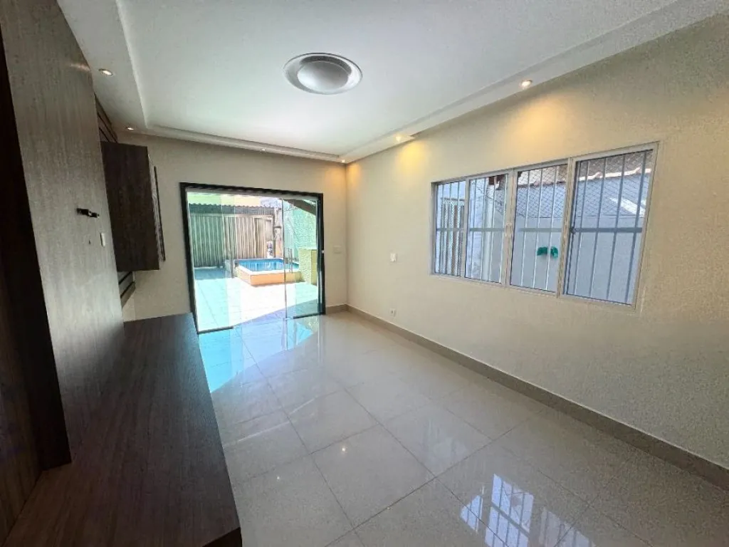Imagem CASA COM 112,00 m² - GUILHERMINA - PRAIA GRANDE SP