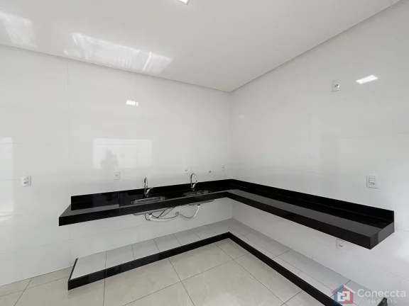 Imagem Casa de Alto Padrão à Venda em Patos de Minas - 205m² de Construção