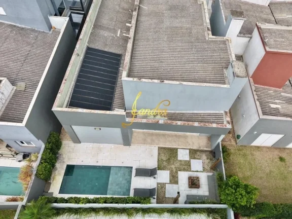 Imagem Excelente Casa no Condomínio Capão Ilhas! Estilo Contemporânea, mobiliada e decorada, composta por 03 suítes