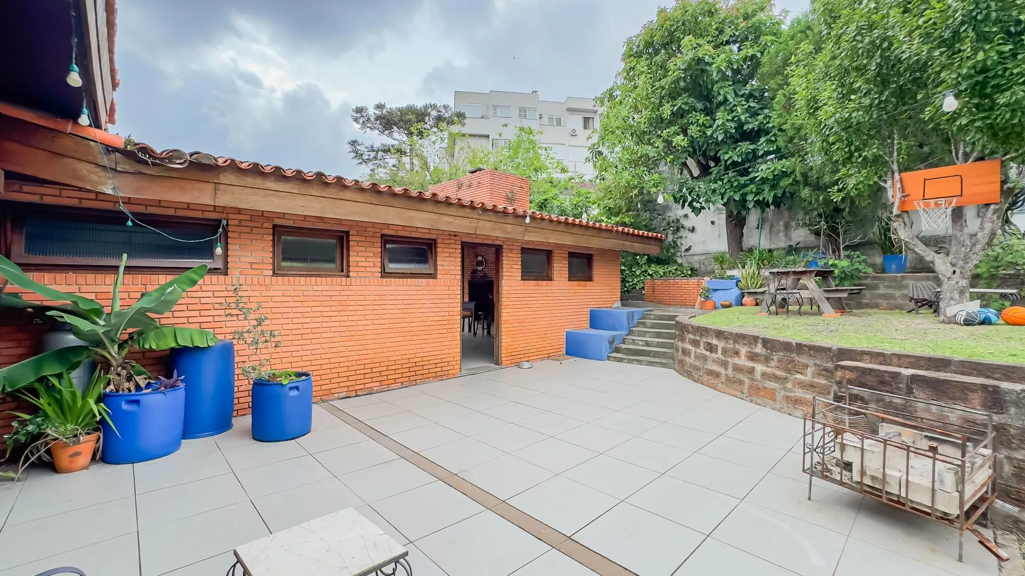 Imagem Casa com 3 quartos e 313m² à venda em Chácara das Pedras, Porto Alegre. Rua Joao Paetzel, Chácara Das Pedras, Porto Alegre