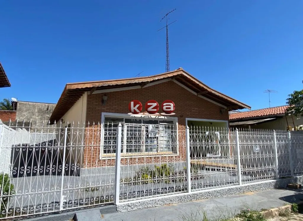Oportunidade única: Casa comercial à venda ou locação no Centro de Vinhedo-SP, 2 quartos, 2 salas, 1 banheiro, 3 vagas, 134 m².