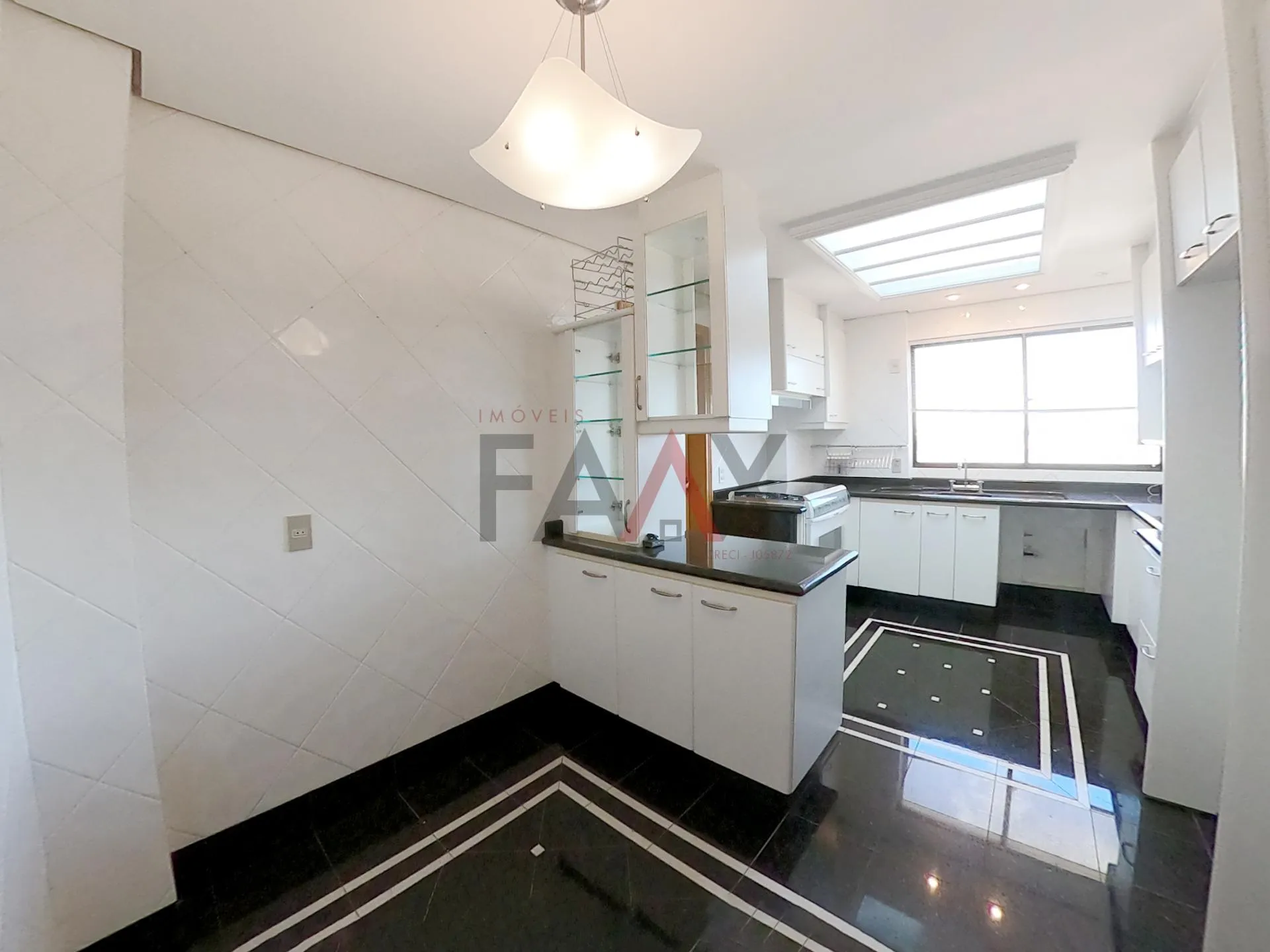 Imagem Apartamento à venda no centro ao lado da Catedral em Guarapuava - PR