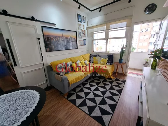 Foto do imóvel Apartamento à venda com 94m², 2 quartos, dependência, varanda de frente por R$580.000,00 no Gonzaga em Santos