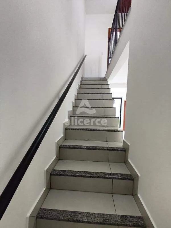 Imagem Sobrado à venda com 3 quartos 1 suíte, 100m² em Serraria São José
